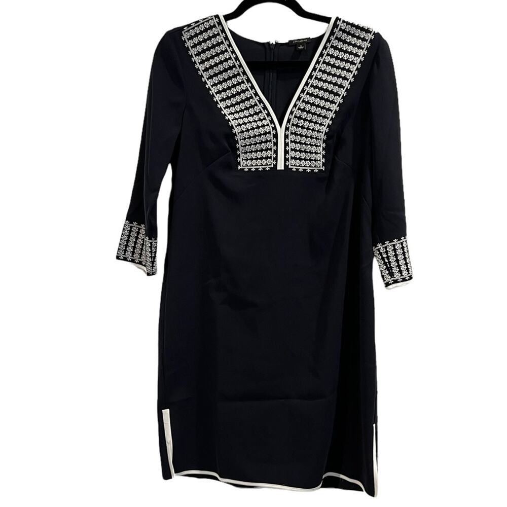 Ann Taylor Black Embroidered V-Neck 3/4 Sleeve Shift Dress Size Small